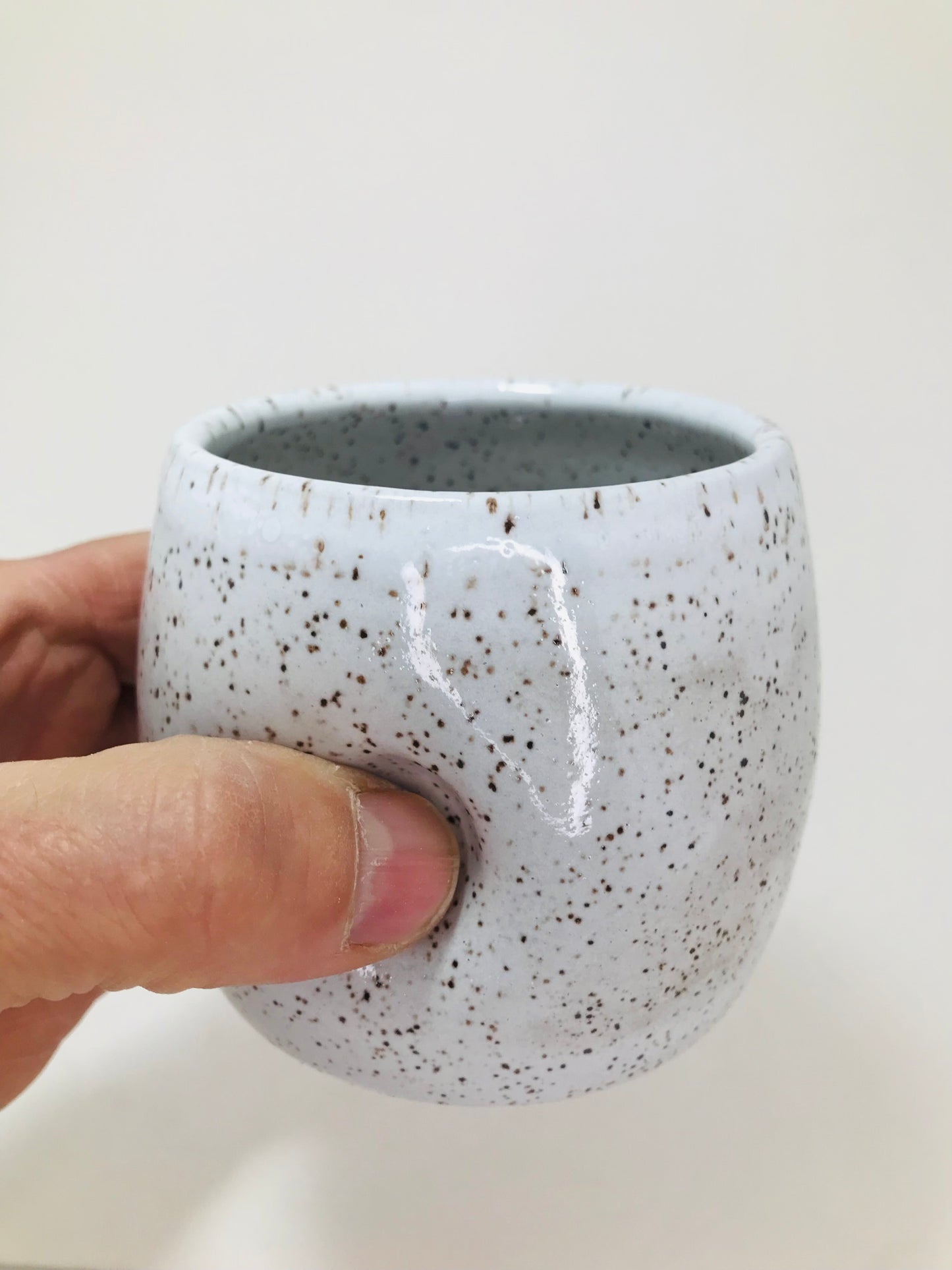 Thumb Cup #124