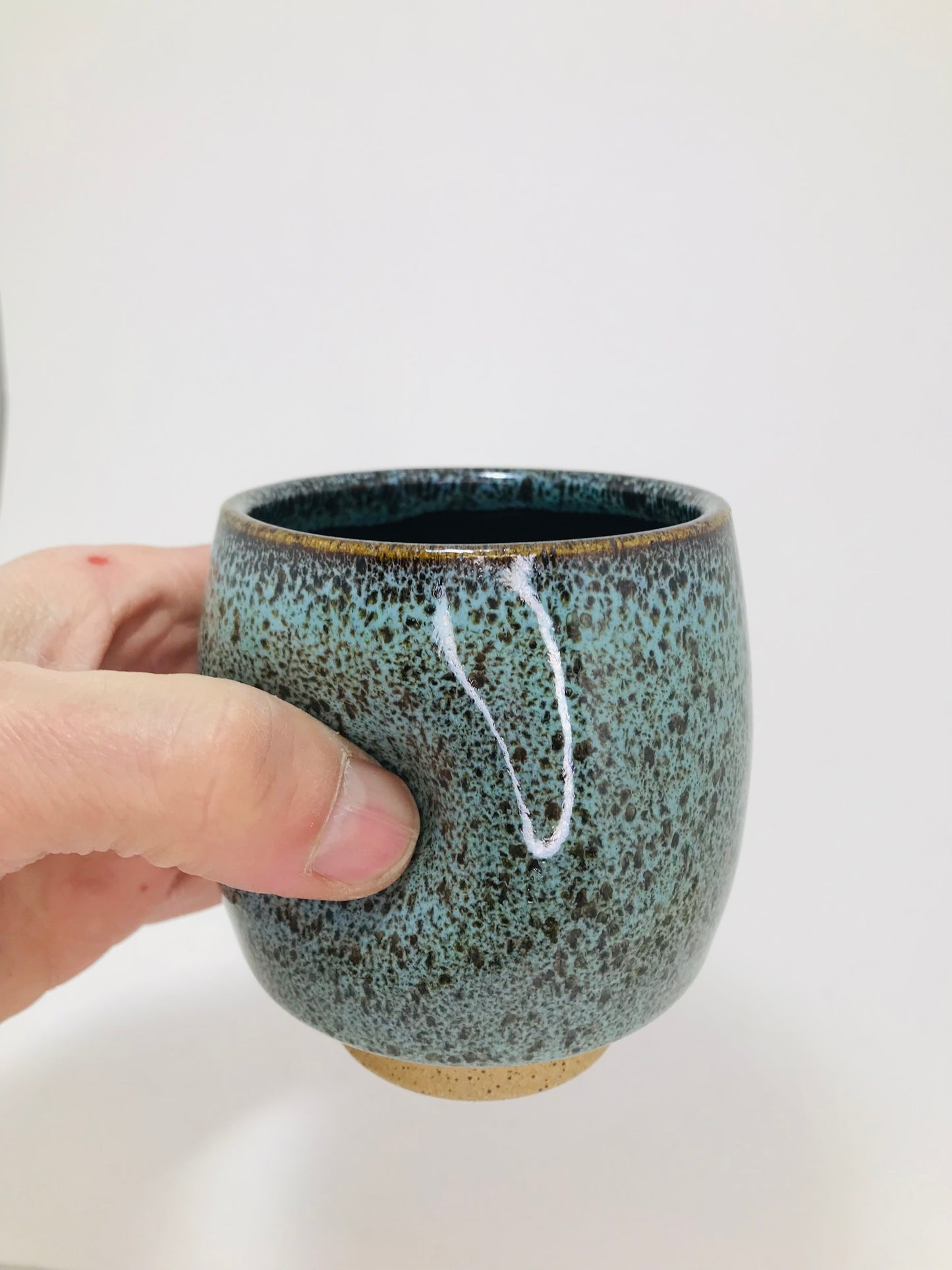 Thumb Cup #122