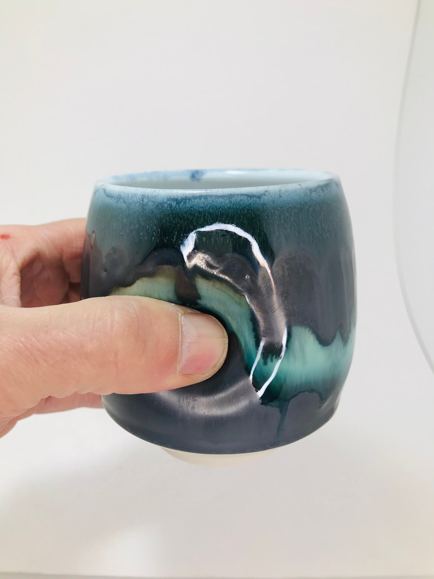 Thumb Cup #118