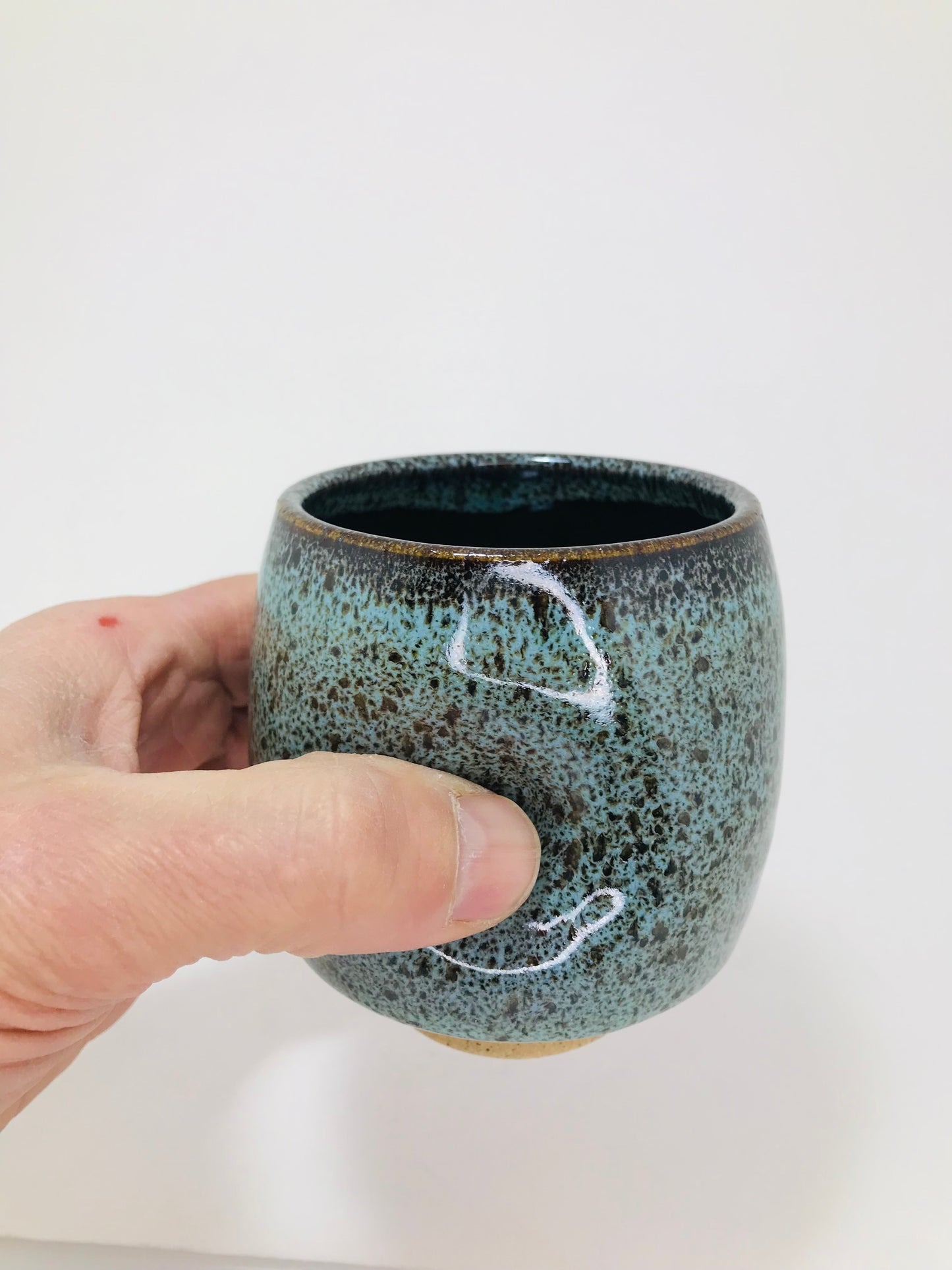 Thumb Cup #119